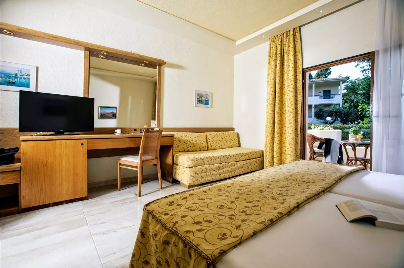 Tiara Holidays - Possidi Holidays Resort & Suites - Double Room With Garden View - sofa